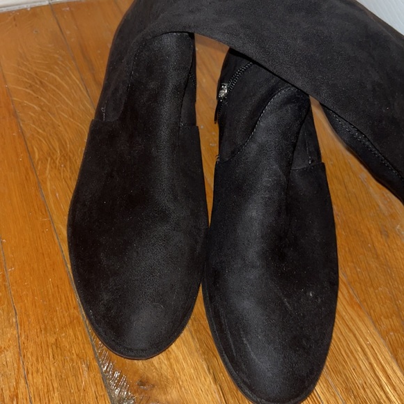 High Black Boots - Picture 3 of 3